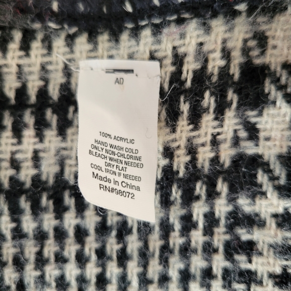 Reversible Red Checkered Pancho - Picture 5 of 6